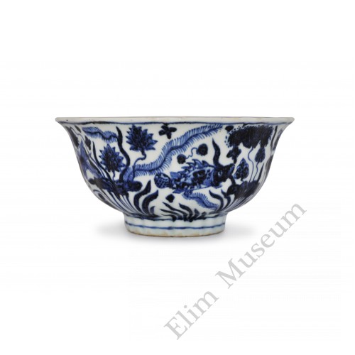 1499 A Ming B&W big bowl with lotus and fishes decor 